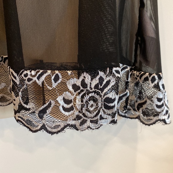 Avidlove lace teddy sheer black with white floral lace. G-String Panty Size L - Picture 13 of 17